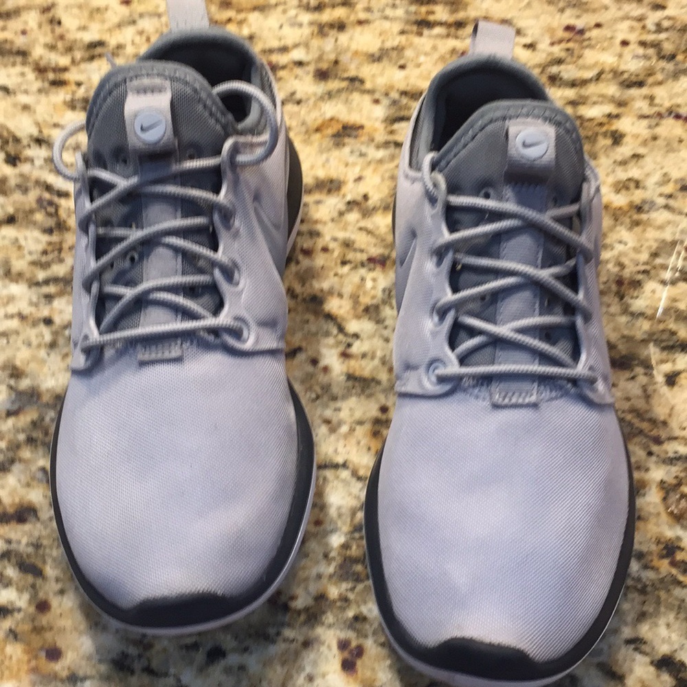 Nike Roshe Size 7 Womens